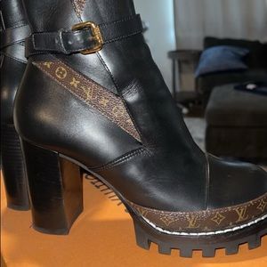 Authentic Louis Vuitton star trail ankle boot